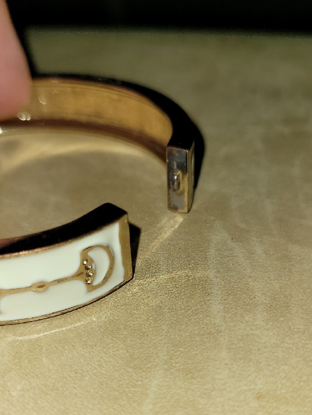 Fornash: Known as the Fornash Equestrian Clasp Bangle or Horse Bit Hinge Bangle. - Picture 5 of 10